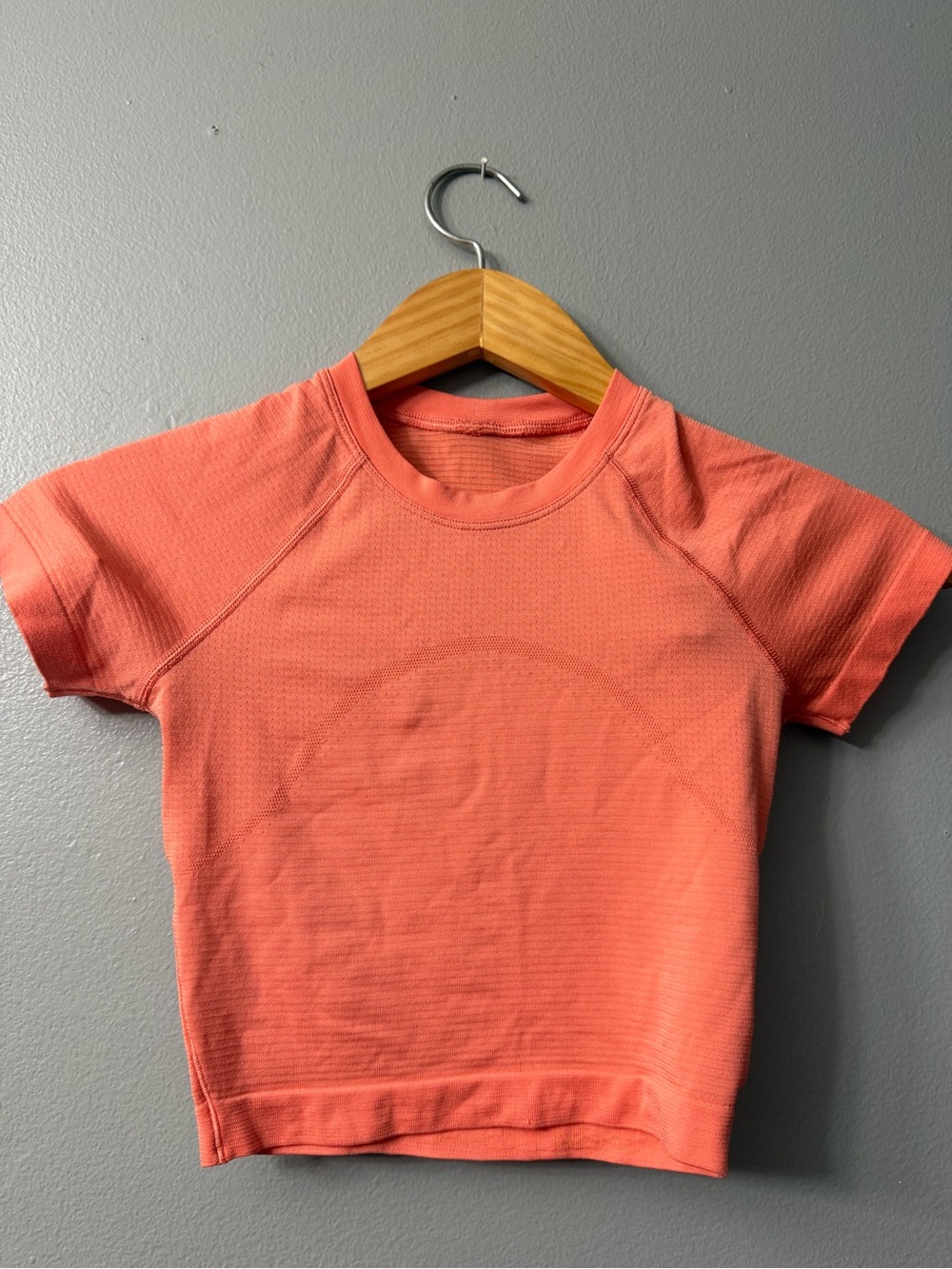 Lululemon Swiftly Tech Short Sleeve 2.0 Coral Kiss Size 0